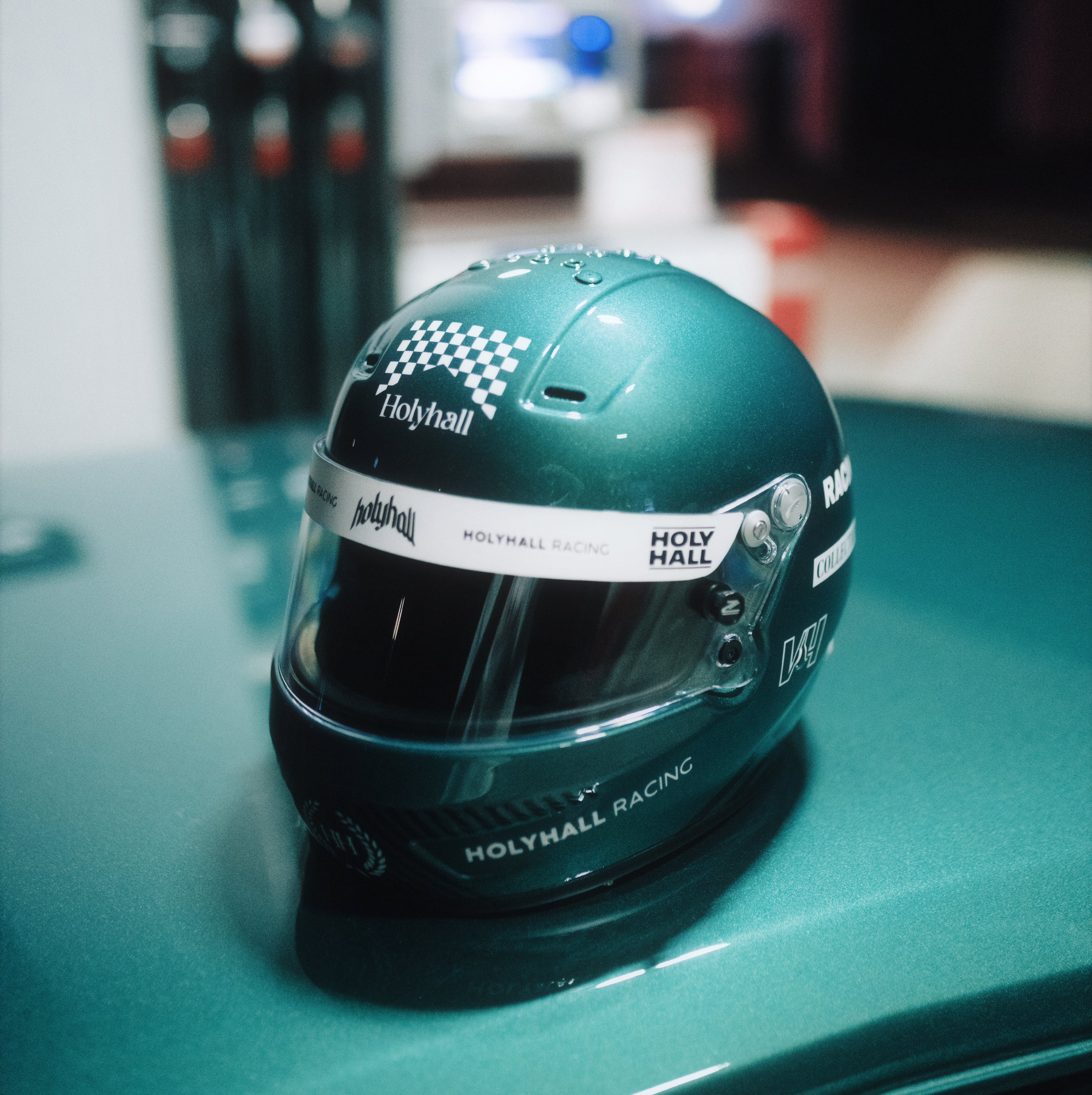 LIMITED HOLYHALL RACING V4 HELM 1/1